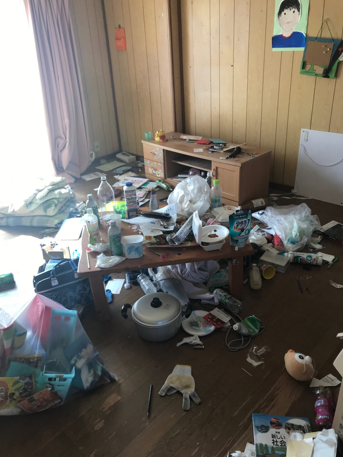 ゴミ屋敷片付け前の状態（帯広居間）