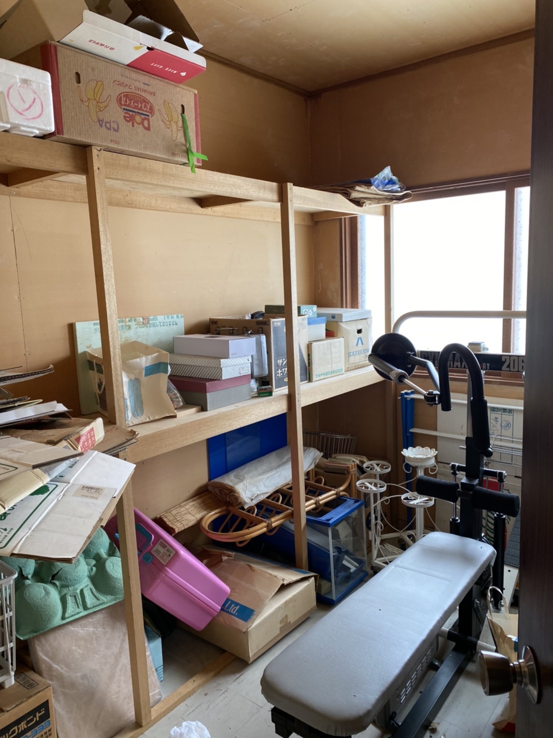 札幌市清田区のマンション書斎の不用品回収前の様子