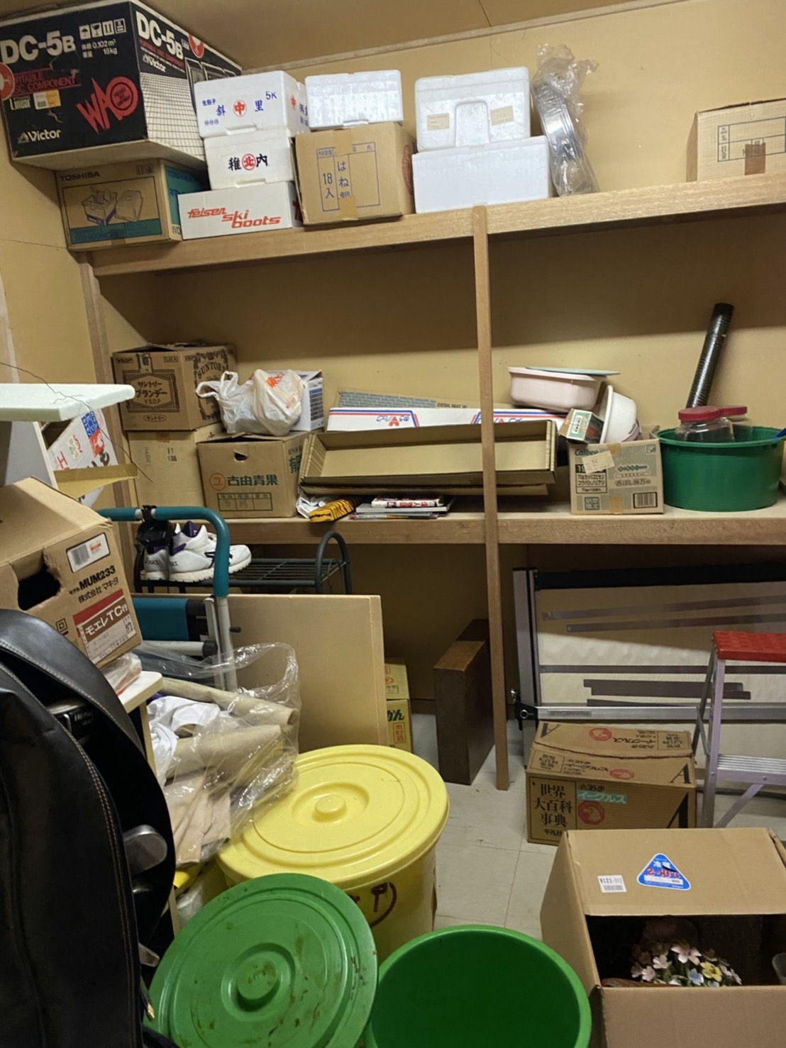 札幌市南区の戸建て廊下の不用品回収前の様子