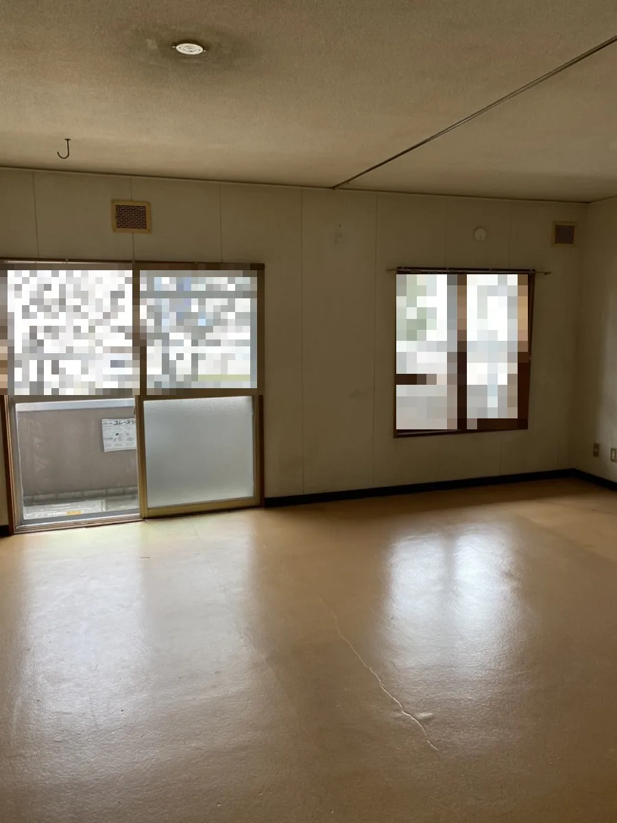 札幌市厚別区の遺品整理アフター - リビングの家具をすべて搬出し清掃完了