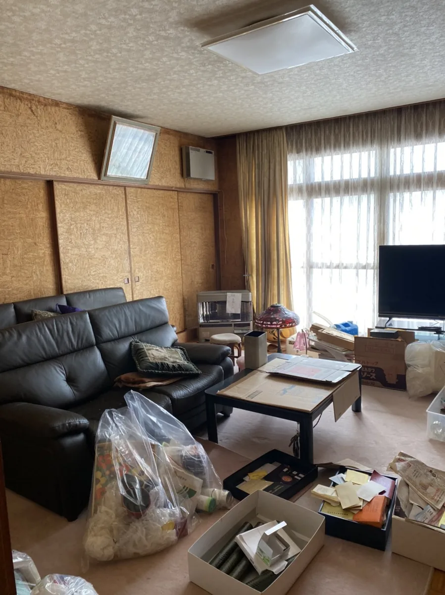 札幌市中央区の寝室の不用品回収前（事例2）