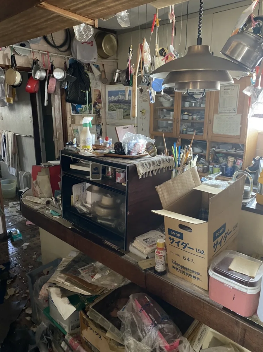 札幌市東区の玄関の不用品回収前（事例3）