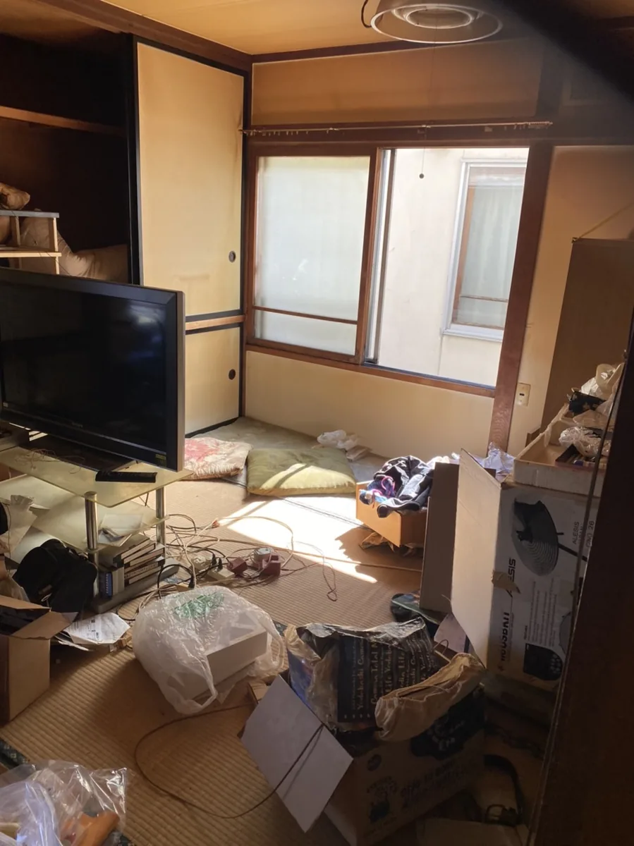 札幌市西区のダイニングの不用品回収前（事例3）