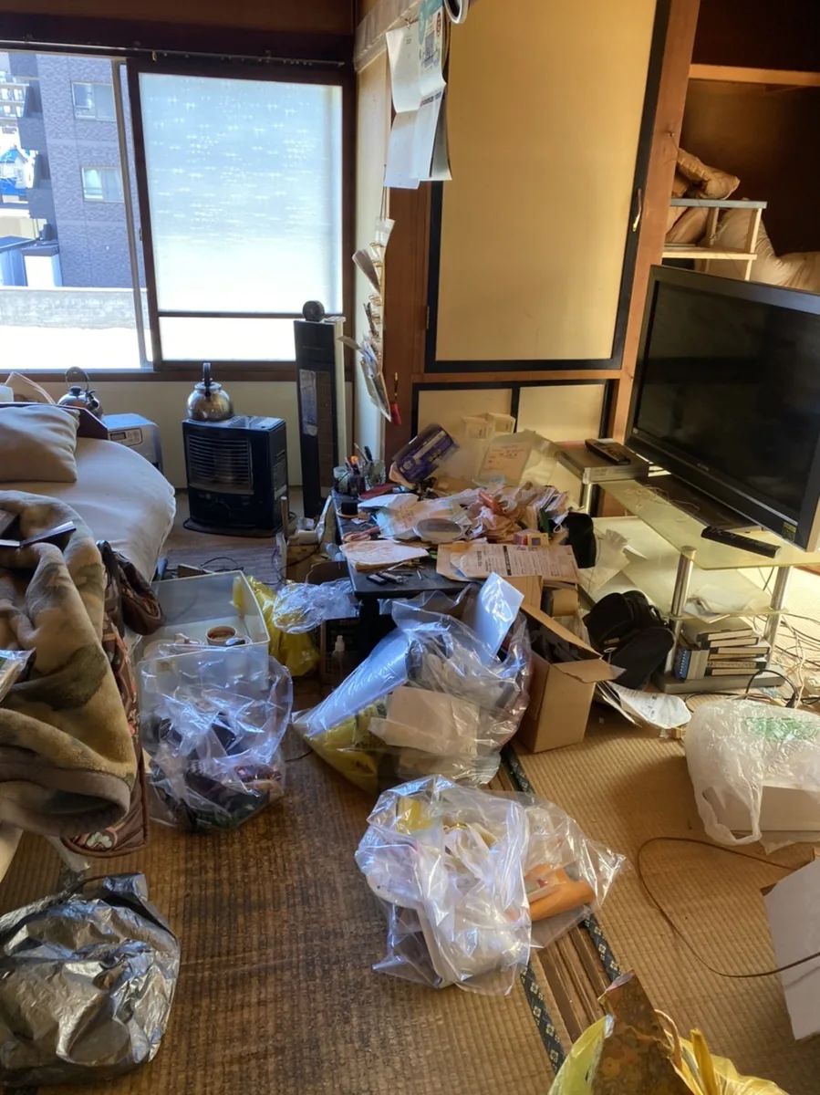 札幌市白石区の畳部屋の不用品回収前（事例4）