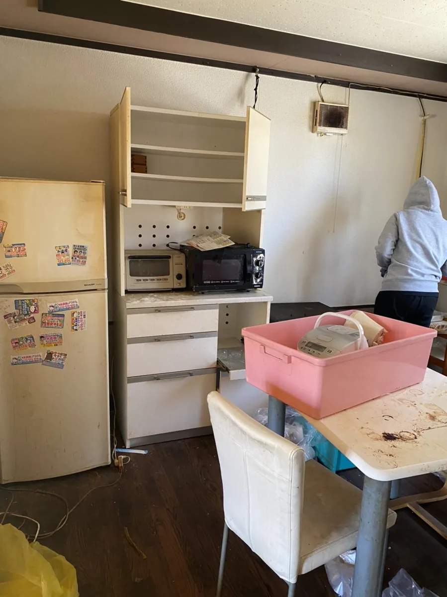 札幌市豊平区のリビングの不用品回収前（事例4）